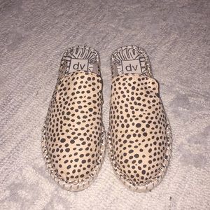 NWOT Dolce vita leopard shoes